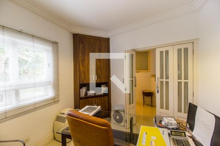 Casa de condomínio à venda com 435m², 5 quartos e 4 vagasEscritório