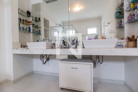 Casa de condomínio à venda com 435m², 5 quartos e 4 vagasBanheiro da Suíte 1