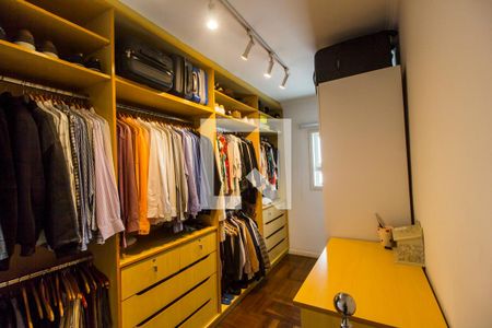 Casa de condomínio à venda com 435m², 5 quartos e 4 vagasCloset da suíte 1