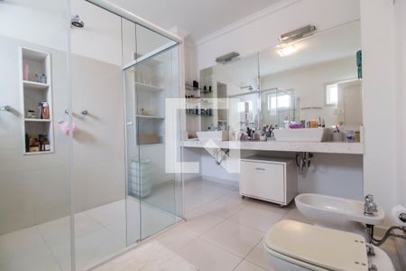 Casa de condomínio à venda com 435m², 5 quartos e 4 vagasBanheiro da Suíte 1