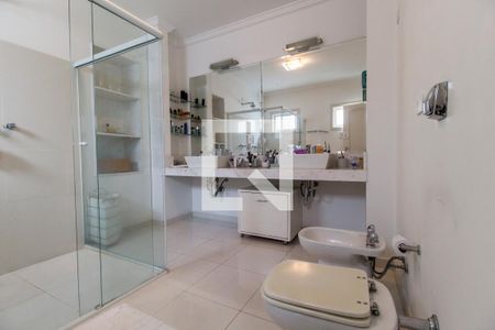 Casa de condomínio à venda com 435m², 5 quartos e 4 vagasBanheiro da Suíte 1