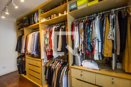 Casa de condomínio à venda com 435m², 5 quartos e 4 vagasCloset da suíte 1