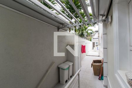 Casa de condomínio à venda com 435m², 5 quartos e 4 vagasCorredor