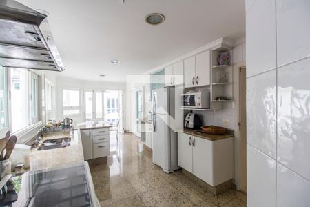 Casa de condomínio à venda com 435m², 5 quartos e 4 vagasCozinha