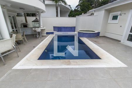 Casa de condomínio à venda com 435m², 5 quartos e 4 vagasPiscina