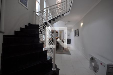 Casa à venda com 200m², 3 quartos e 4 vagasEscada