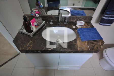 Casa à venda com 200m², 3 quartos e 4 vagasBanheiro da Suíte 1