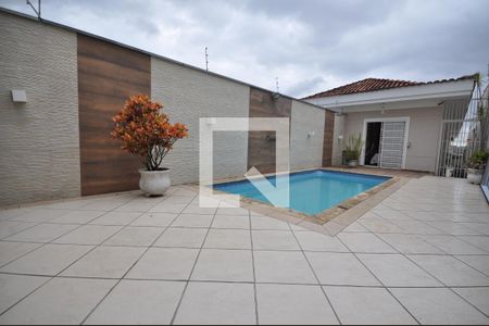 Casa à venda com 200m², 3 quartos e 4 vagasPiscina
