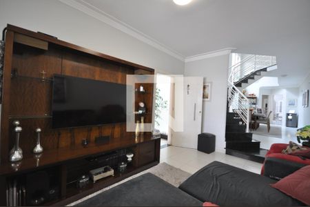 Sala de casa à venda com 3 quartos, 200m² em Vila Mazzei, São Paulo