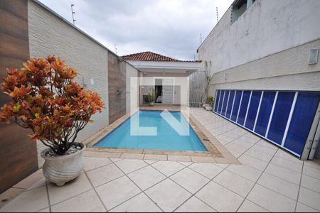 Casa à venda com 200m², 3 quartos e 4 vagasPiscina