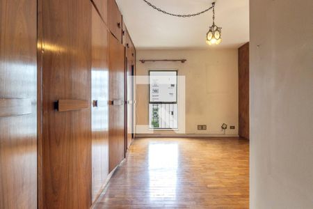 Apartamento à venda com 227m², 4 quartos e 2 vagas Apartamento à venda com 227m², 4 quartos e 2 vagasSuíte