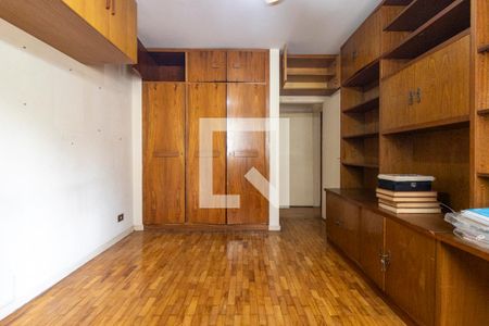 Apartamento à venda com 227m², 4 quartos e 2 vagas Apartamento à venda com 227m², 4 quartos e 2 vagasEscritório/Quarto 1
