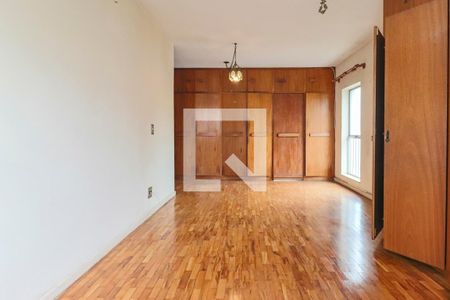 Apartamento à venda com 227m², 4 quartos e 2 vagas Apartamento à venda com 227m², 4 quartos e 2 vagasSuíte