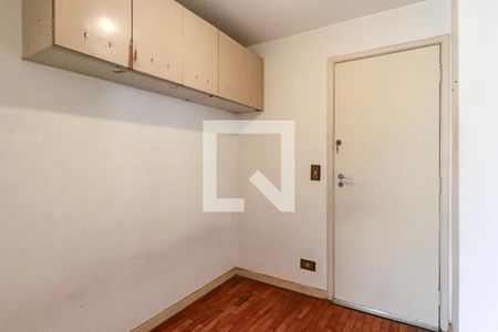 Apartamento à venda com 227m², 4 quartos e 2 vagas Apartamento à venda com 227m², 4 quartos e 2 vagasCorredor Lavanderia - Quartos