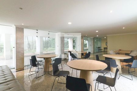 Apartamento à venda com 227m², 4 quartos e 2 vagas Apartamento à venda com 227m², 4 quartos e 2 vagasSalão de Festas