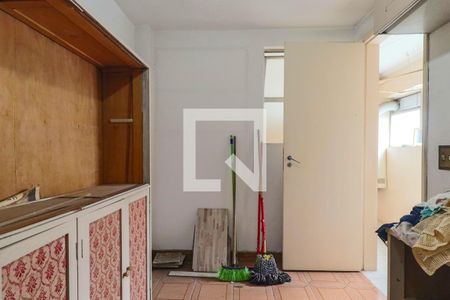 Apartamento à venda com 227m², 4 quartos e 2 vagas Apartamento à venda com 227m², 4 quartos e 2 vagasQuarto