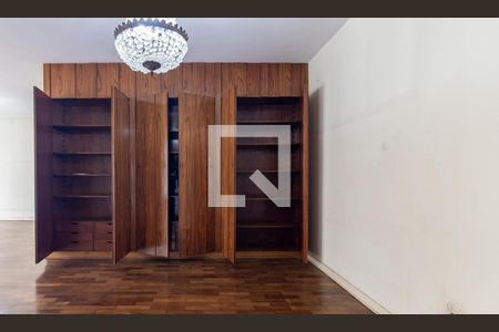 Apartamento à venda com 227m², 4 quartos e 2 vagas Apartamento à venda com 227m², 4 quartos e 2 vagasSala