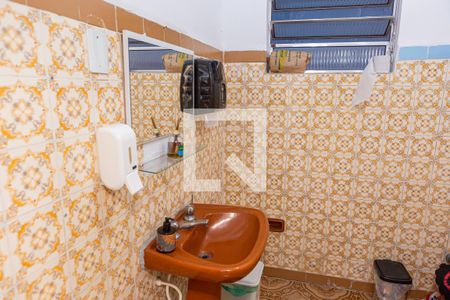 Casa à venda com 140m², 5 quartos e 1 vaga Casa à venda com 140m², 5 quartos e 1 vagaCasa 3 : Banheiro