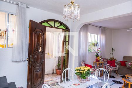 Casa 1 : Sala de casa à venda com 5 quartos, 140m² em Parque Boturussu, São Paulo