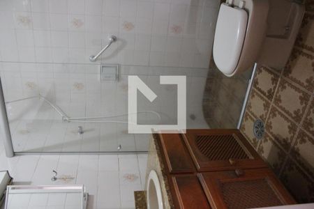 Banheiro de casa para alugar com 2 quartos, 80m² em Vila Gomes Cardim, São Paulo