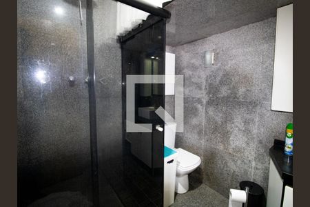 Casa à venda com 240m², 3 quartos e 3 vagasBanheiro 1