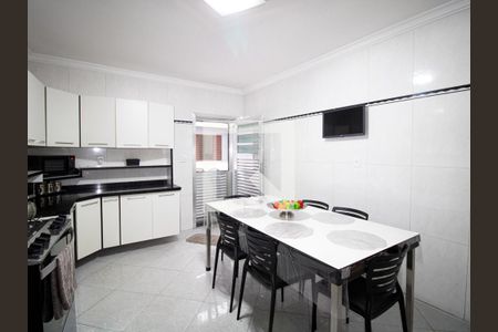 Casa à venda com 240m², 3 quartos e 3 vagasCozinha