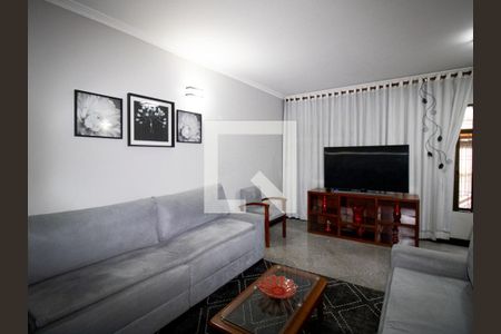 Casa à venda com 240m², 3 quartos e 3 vagasSala