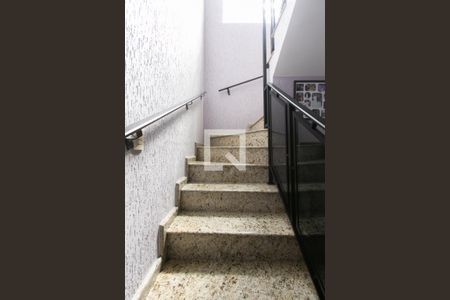 escada de casa à venda com 3 quartos, 160m² em Limoeiro, São Paulo