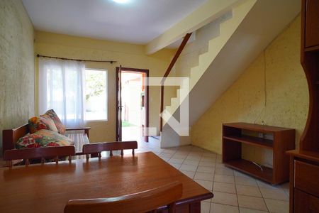 Sala de casa de condomínio para alugar com 2 quartos, 80m² em Barra da Lagoa, Florianópolis