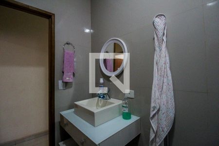 Casa à venda com 144m², 3 quartos e 2 vagasBanheiro