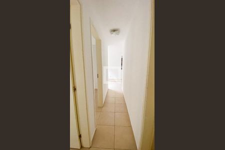 Corredor de apartamento para alugar com 3 quartos, 70m² em Parque São Vicente, Santo André