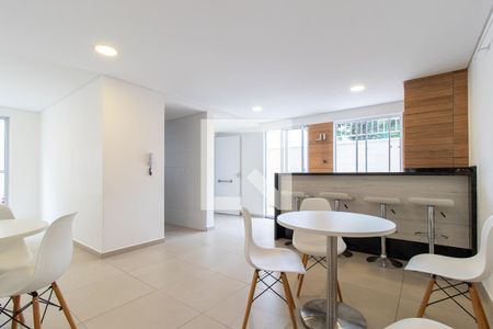 Apartamento para alugar com 47m², 2 quartos e 1 vagaÁrea comum - Salão de festas