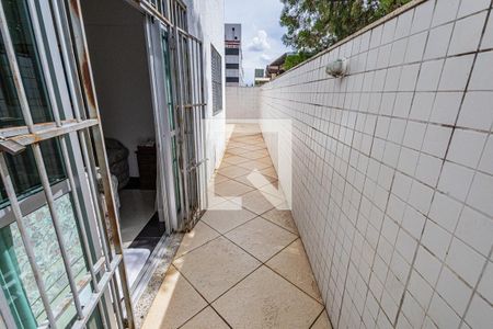 Varanda / área privativa grande em "U" de apartamento à venda com 3 quartos, 120m² em Liberdade, Belo Horizonte