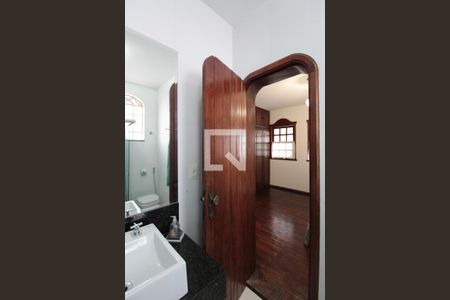 Casa para alugar com 326m², 4 quartos e 4 vagasBanheiro da Suite