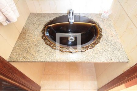 Casa para alugar com 326m², 4 quartos e 4 vagasBanheiro Social