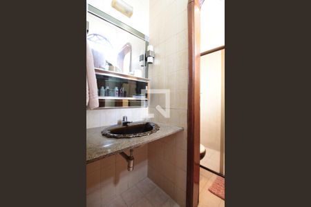 Casa para alugar com 326m², 4 quartos e 4 vagasBanheiro Social