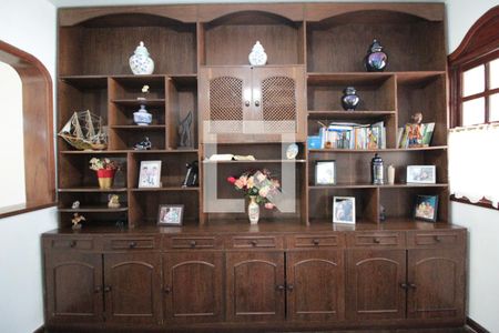 Casa para alugar com 326m², 4 quartos e 4 vagasBiblioteca