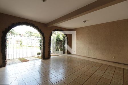 Casa para alugar com 326m², 4 quartos e 4 vagasÁrea Externa