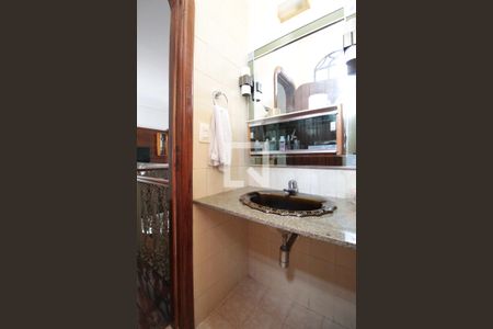 Casa para alugar com 326m², 4 quartos e 4 vagasBanheiro Social