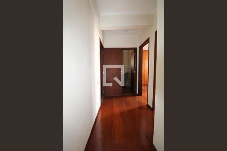 Corredor de apartamento para alugar com 2 quartos, 97m² em Bosque, Campinas