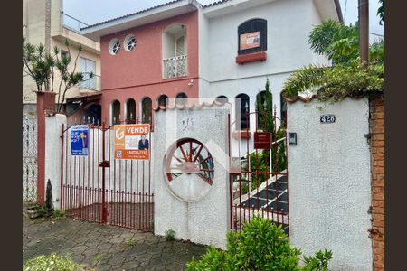Casa à venda com 189m², 3 quartos e 4 vagasFachada