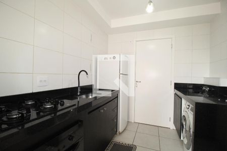 Sala/Cozinha e Área de serviço  de apartamento para alugar com 1 quarto, 28m² em Vila Penteado, São Paulo