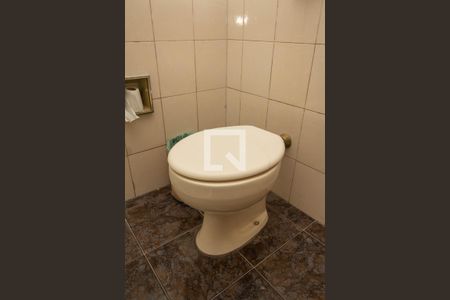 Casa para alugar com 140m², 2 quartos e 2 vagas Casa para alugar com 140m², 2 quartos e 2 vagasBanheiro