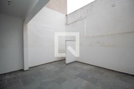 Casa para alugar com 140m², 2 quartos e 2 vagas Casa para alugar com 140m², 2 quartos e 2 vagasQuintal