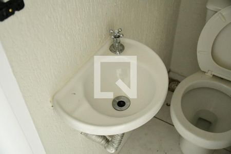 Lavabo de casa de condomínio para alugar com 2 quartos, 70m² em Maranhão, Cotia