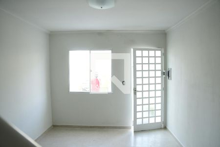 Sala de casa de condomínio para alugar com 2 quartos, 70m² em Maranhão, Cotia