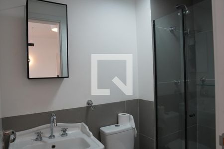 Banheiro de kitnet/studio para alugar com 1 quarto, 30m² em Sumarezinho, São Paulo