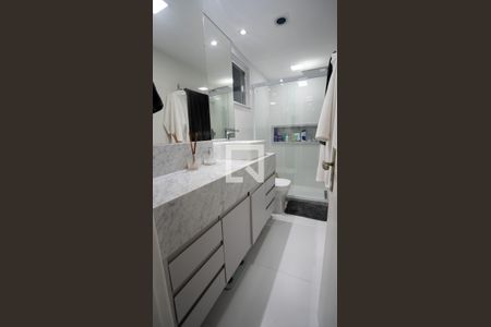 Apartamento à venda com 70m², 2 quartos e 1 vagaSuíte - Banheiro