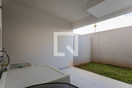 Casa de condomínio para alugar com 115m², 2 quartos e 1 vagaÁrea de Serviço