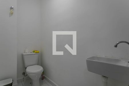 Lavabo de casa de condomínio para alugar com 2 quartos, 115m² em Jundiapeba, Mogi das Cruzes